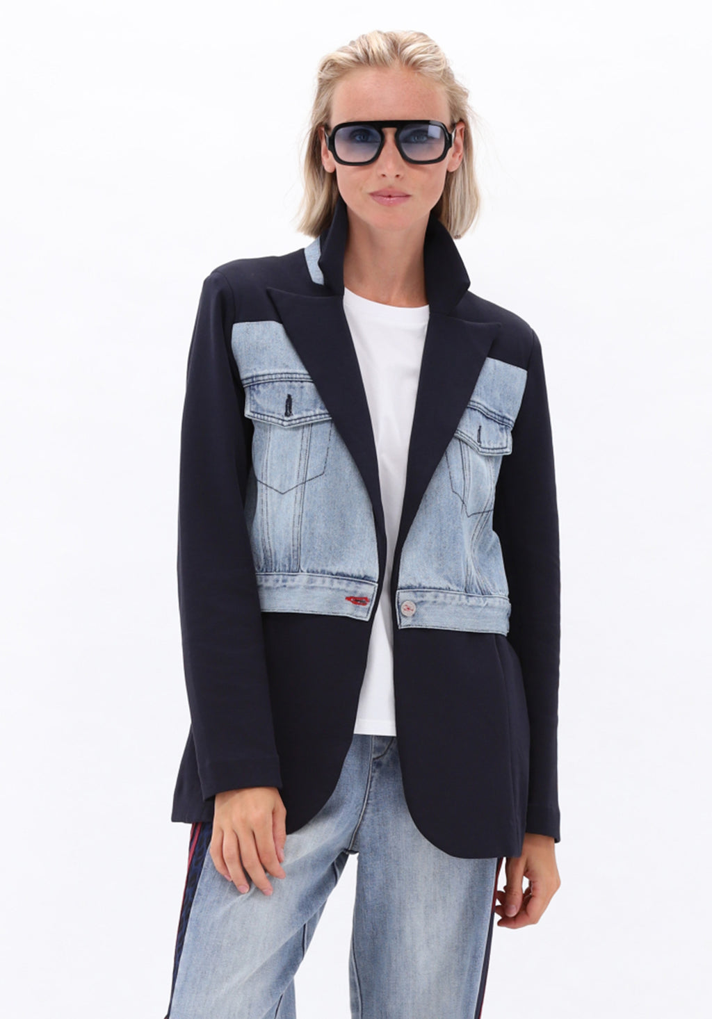 NAVY BLAZER