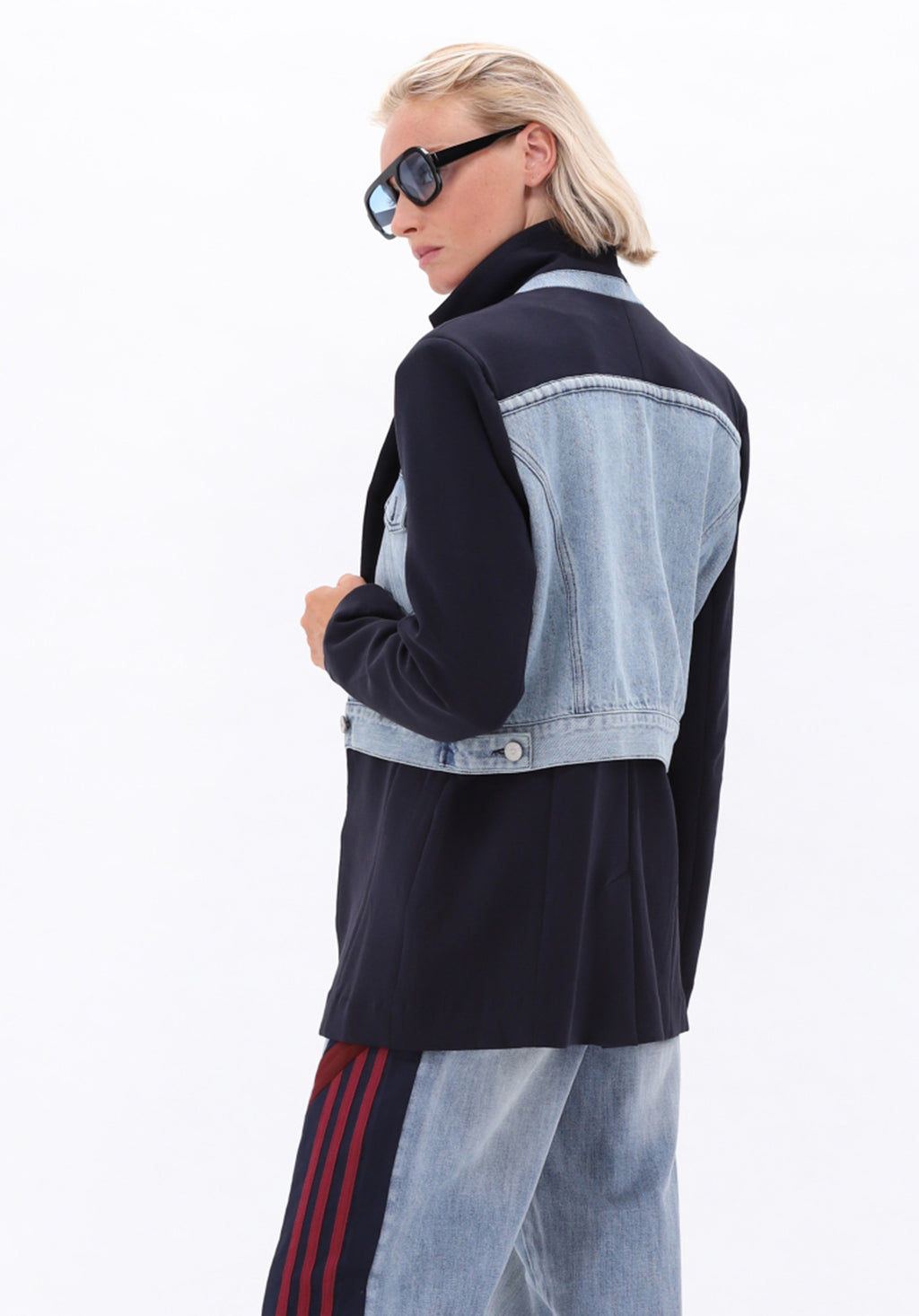 NAVY BLAZER