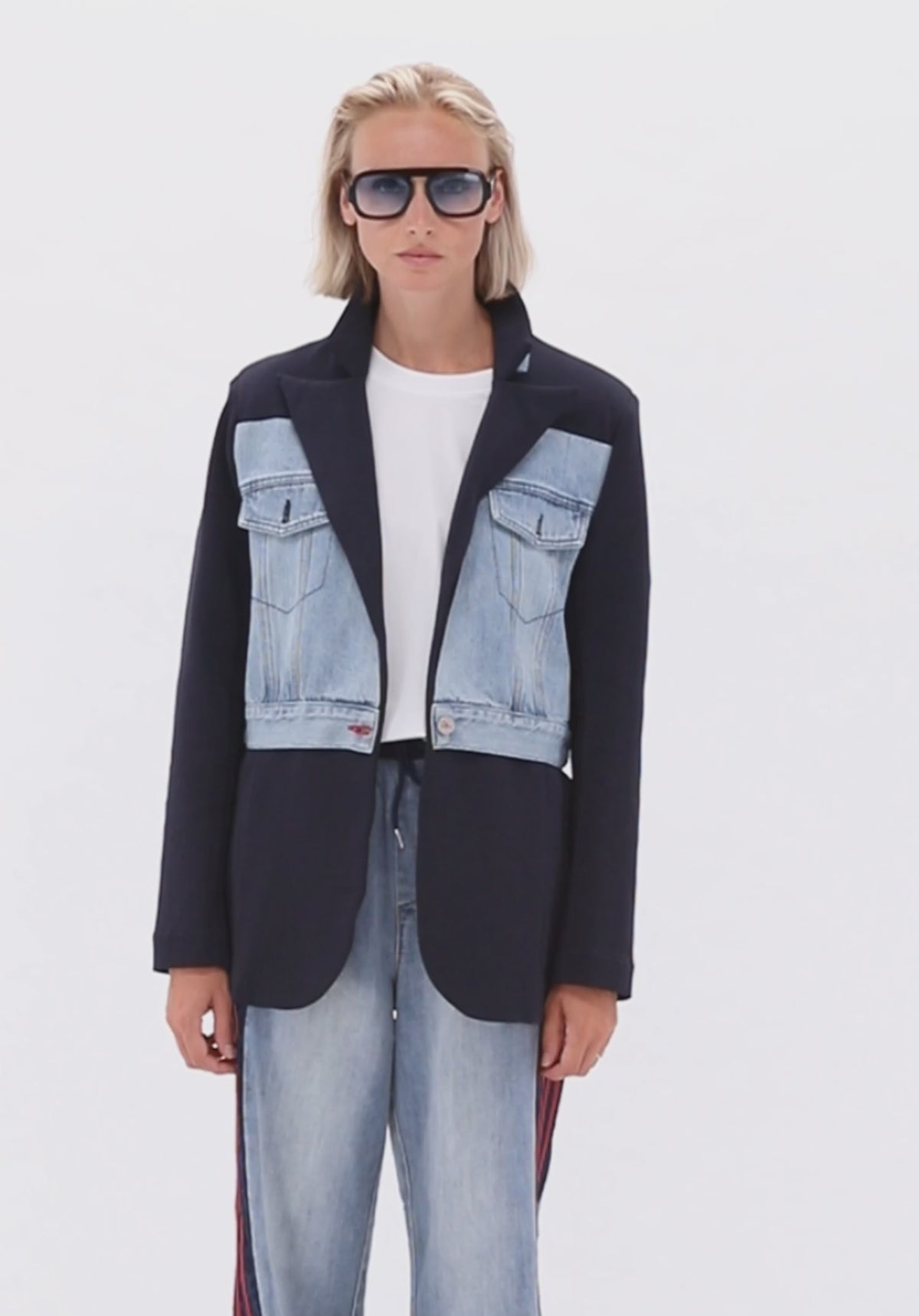 NAVY BLAZER